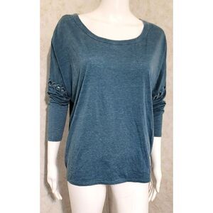 NWT - Chaser Heathered Green Jersey Tee with Laced Around Sleeve - Size M